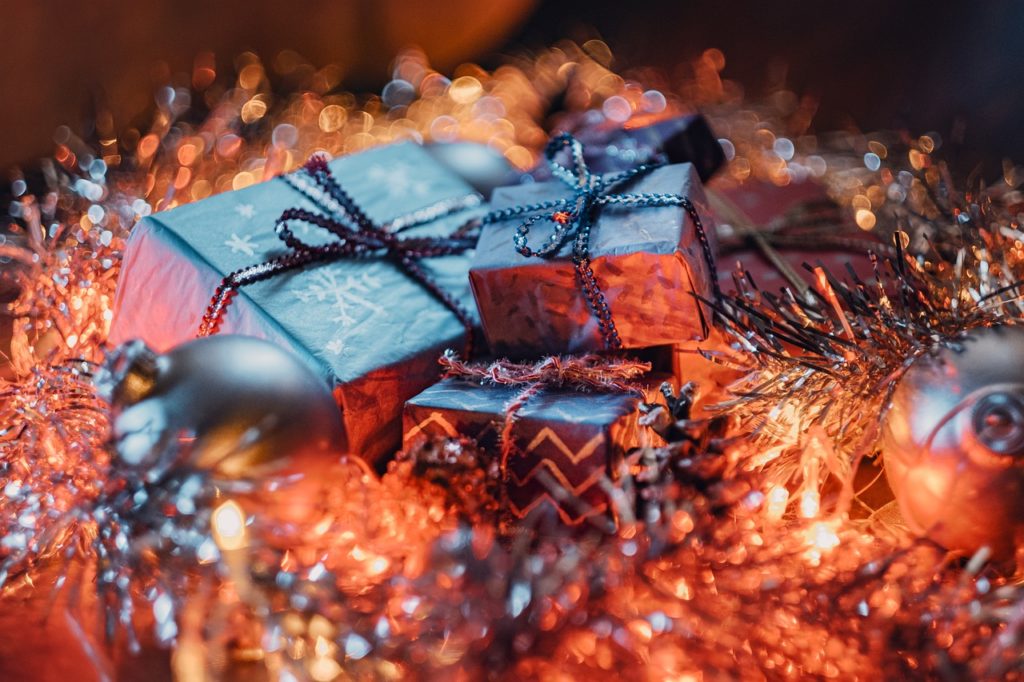 christmas, gifts, presents-5815034.jpg