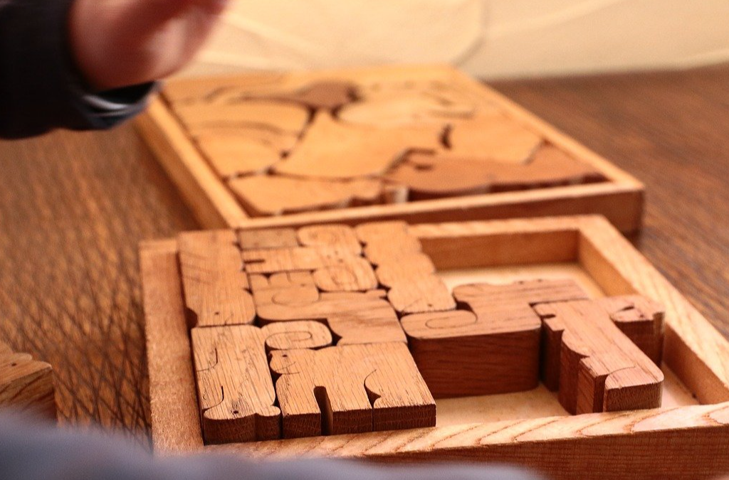 Jeu éducatif en bois pour enfant à Noël